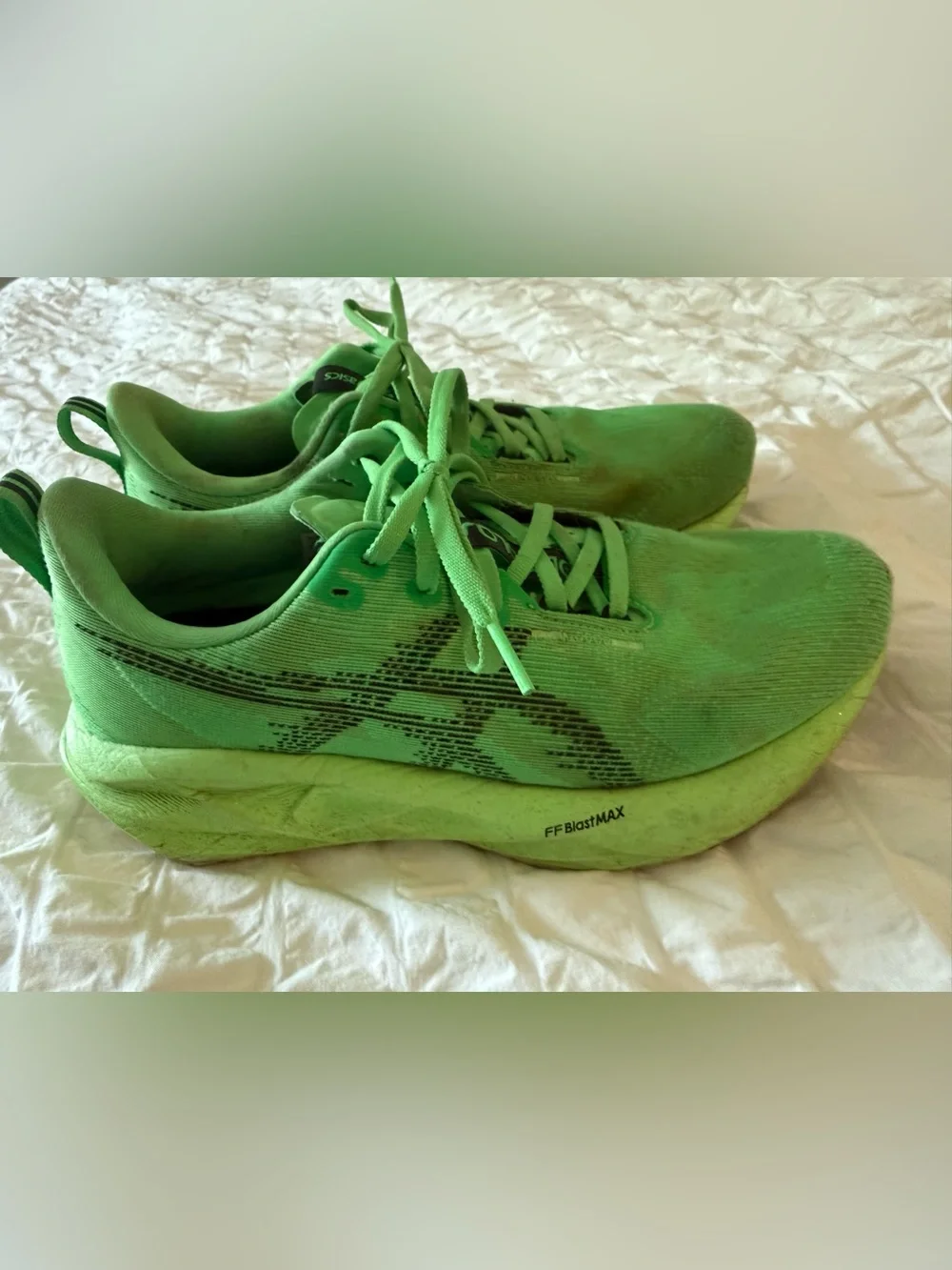 Asics women novablast green running shoes 9